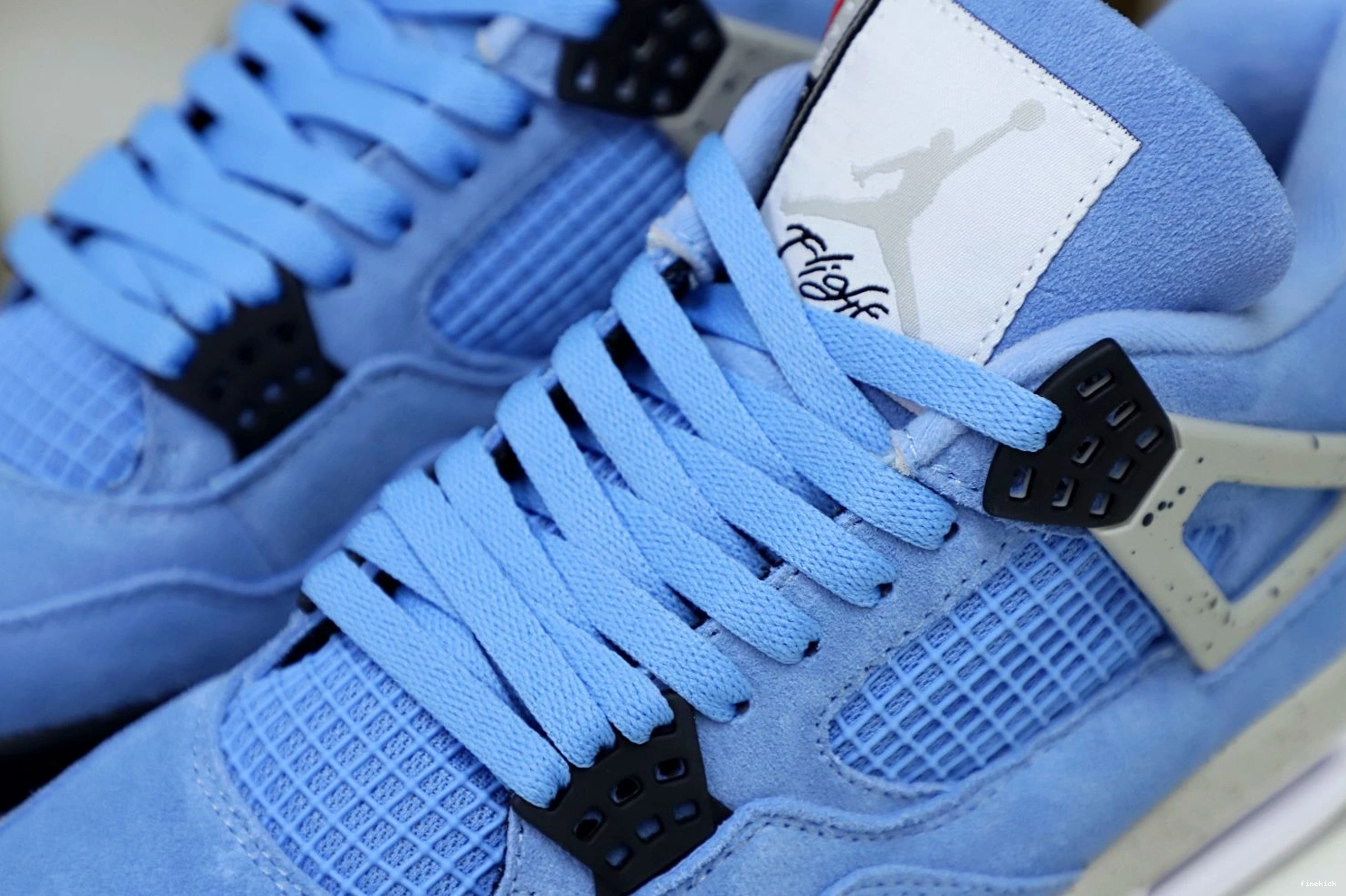 JORDAN 4 AIR BLUE UNIVERSITY 0812